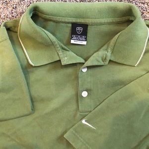 Men’s Nike polo - dry fit shirt size XL